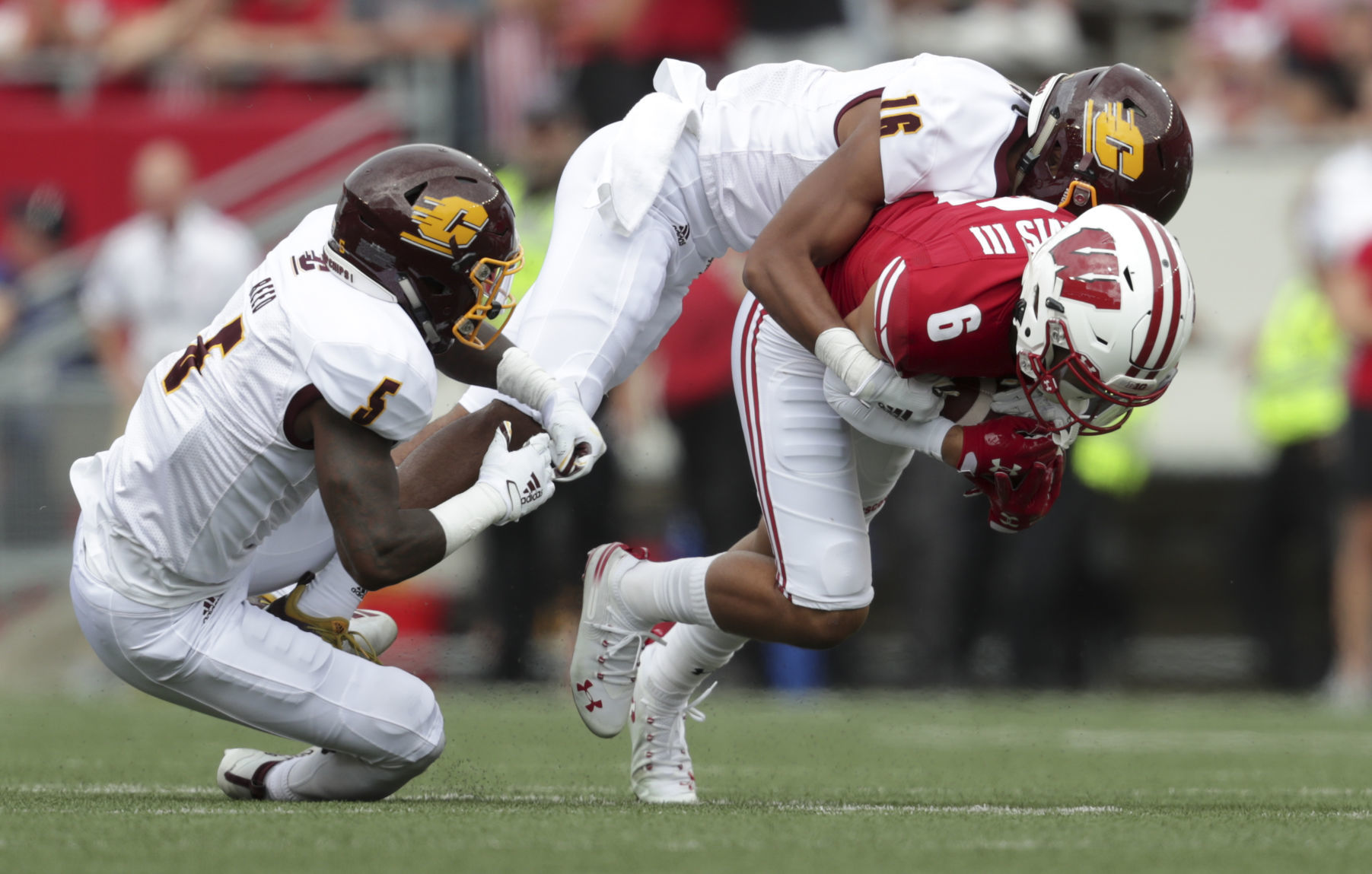 Badgers 61, Chippewas 0